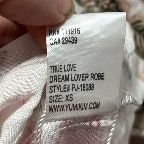 NWT Yumi Kim Dream Lover Robe Bridesmaid Bridal Kimono Style Floral White XS - Picture 8 of 8